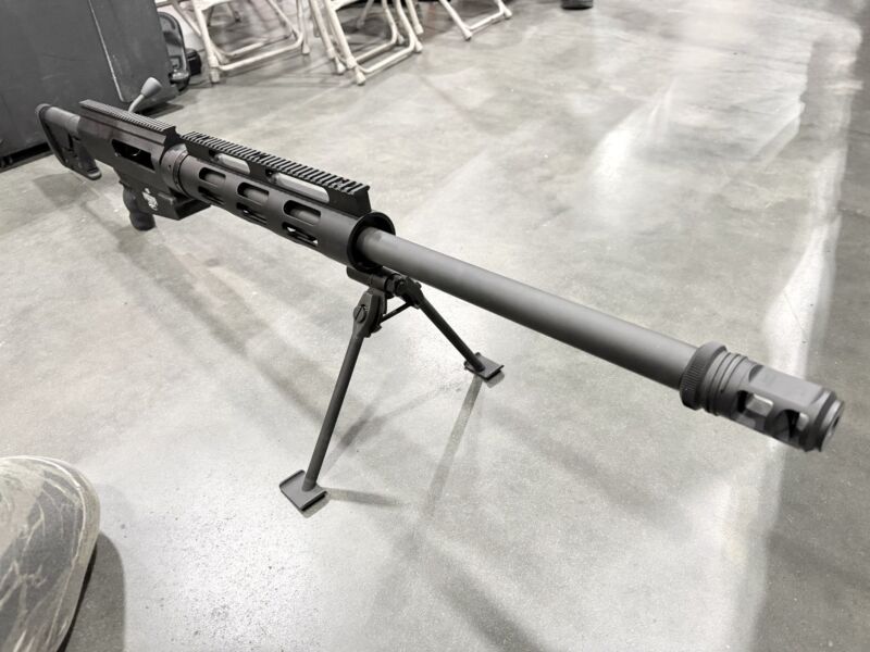 Image for the Tweet beginning: meet my bush(maker)master 