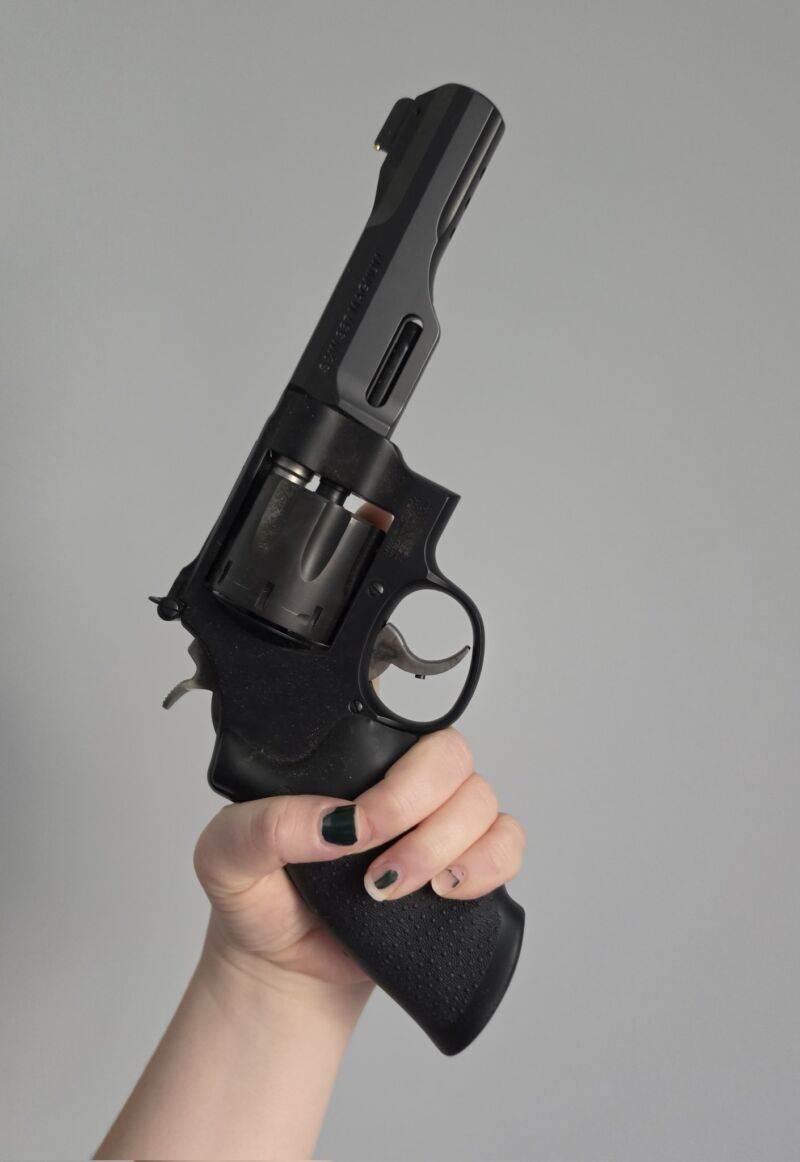 Image for the Tweet beginning: gun morning 